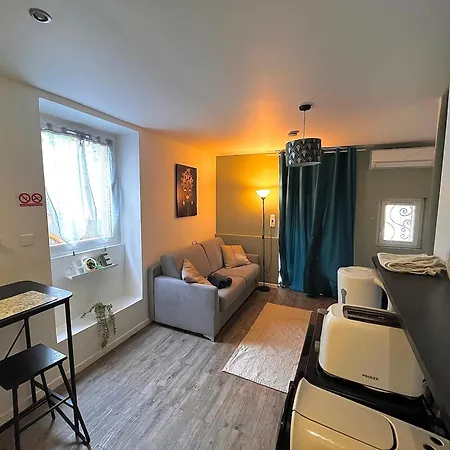 Apartment Joli T1 Avec Terrasse Proche Des Thermes *